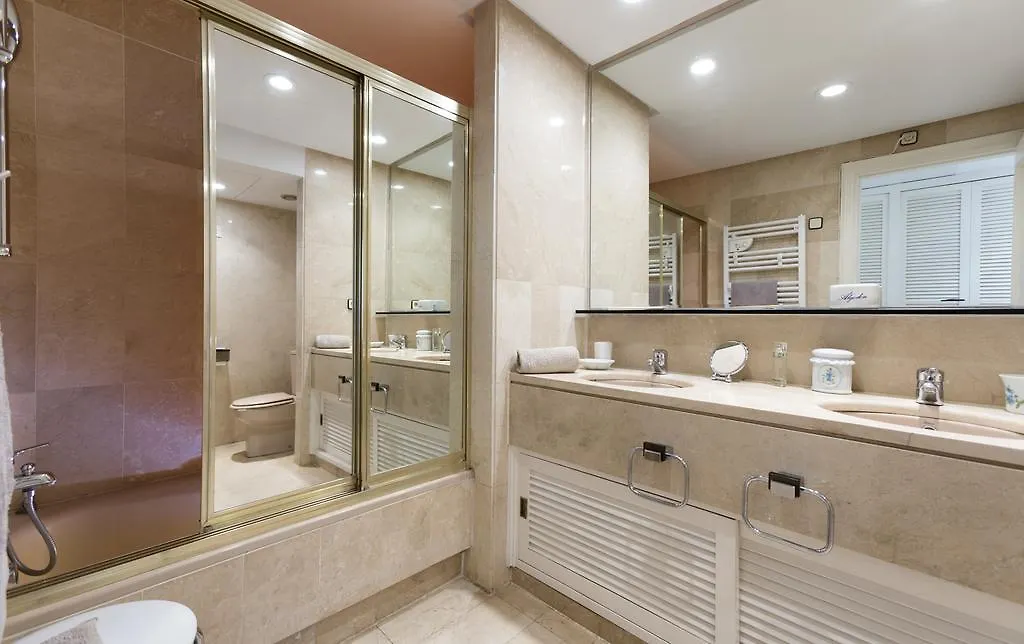 Urb. Alhambra Del Mar, Marbella Hotel Apartment